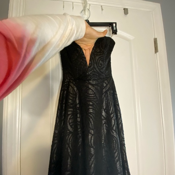 Dress - Picture 3 of 4